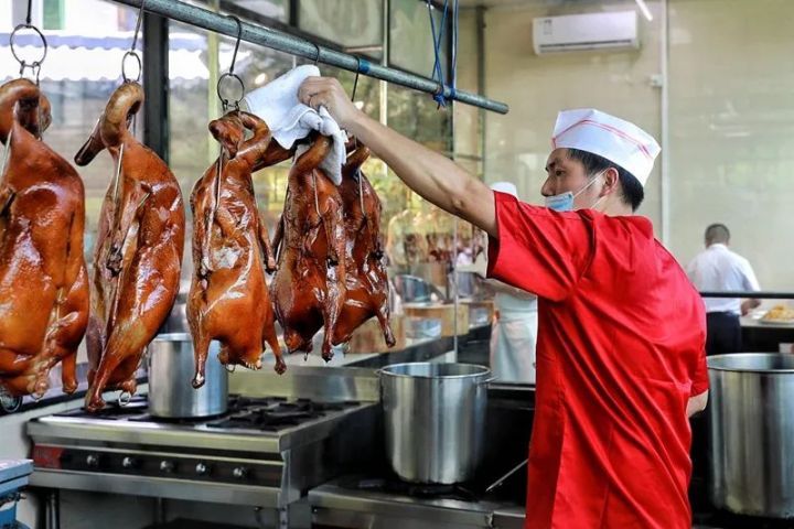 深圳燒臘廚師招聘，美食背后的專業(yè)魅力與職業(yè)前景揭秘