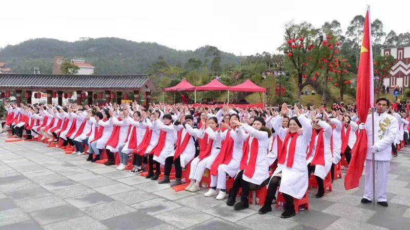 乳源瑤族自治縣劇團(tuán)，傳承與創(chuàng)新并行，瑤族文化魅力展現(xiàn)舞臺(tái)